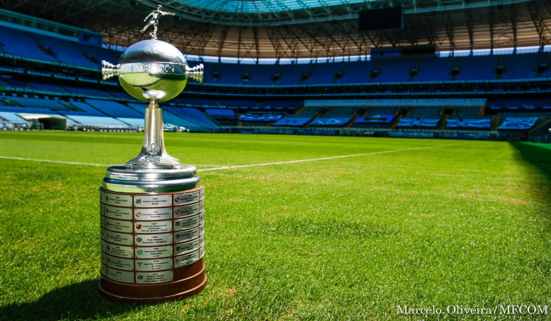 Foto com a Taça Libertadores